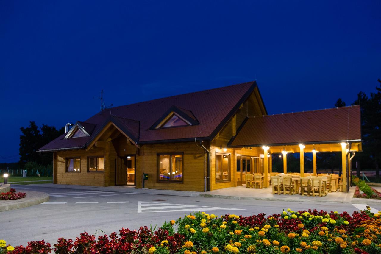 Holiday Park Macola Grabovac  Exteriör bild